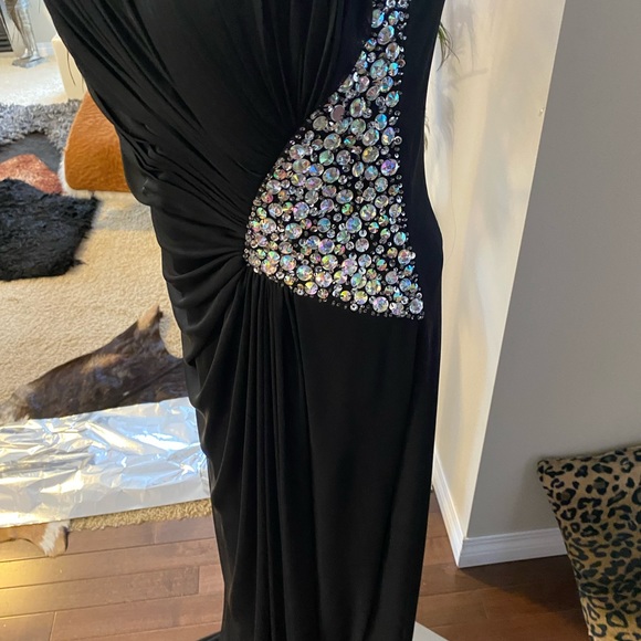 Evening very beautiful dress. - Picture 5 of 9